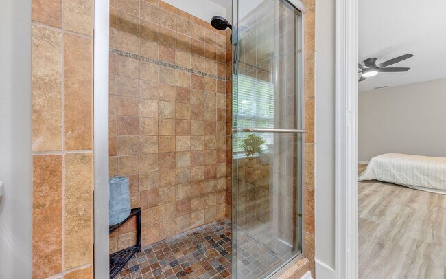 Building Photo - READY NOW!! 4-Bedroom Home w/Attached Garage! Pet Friendly - Fenced Backyard - MUST SEE!