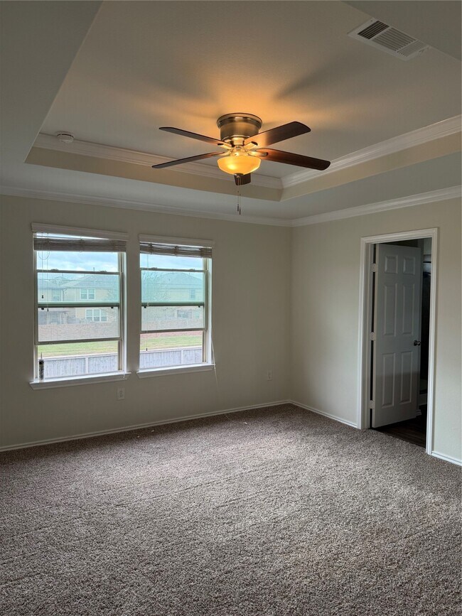 Building Photo - 15847 Smithland Dr