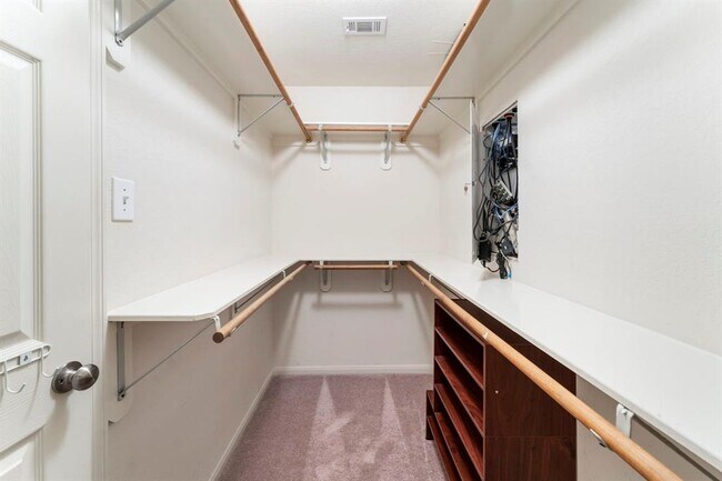 Building Photo - 46 Alderon Woods Pl