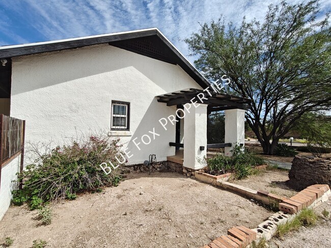 Building Photo - 1501 N 6th Ave