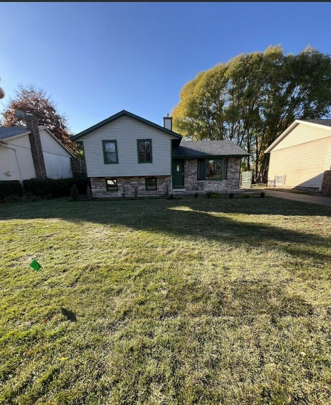 Primary Photo - 20564 Elizabeth Ave