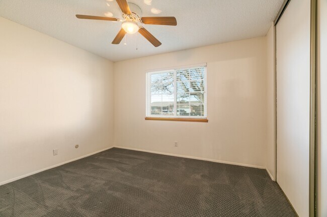 Building Photo - 1612 Pablo Ct NE