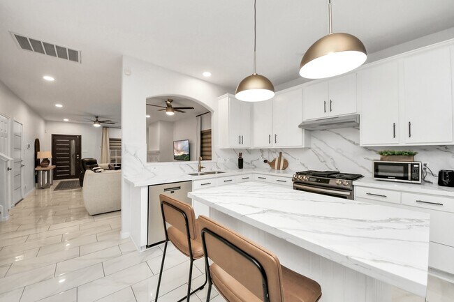 Building Photo - 2730 Empire Oaks Lane