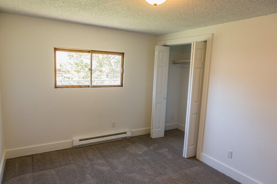 Building Photo - 2335 55th St