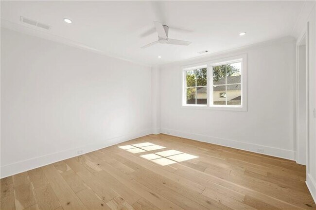 Building Photo - 1074 Moores Mill Rd NW