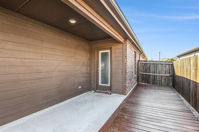 Building Photo - 4108 Spur Trail Dr