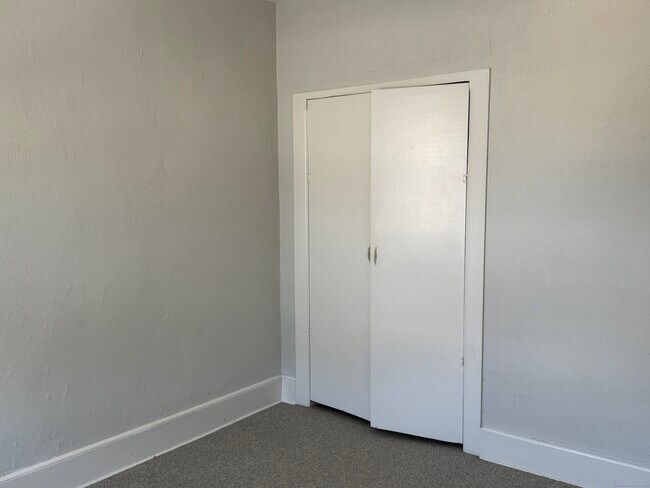 Building Photo - 77 Glenbrook Rd