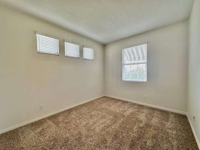 Building Photo - Stunning 3BR+Den Tuscan Villa in Torrey Del Mar - Your Dream Home Awaits