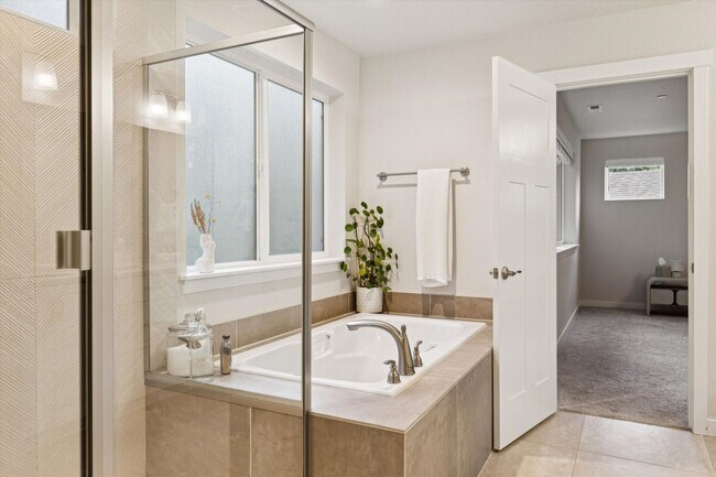 Building Photo - 8549 SW 176th Ave