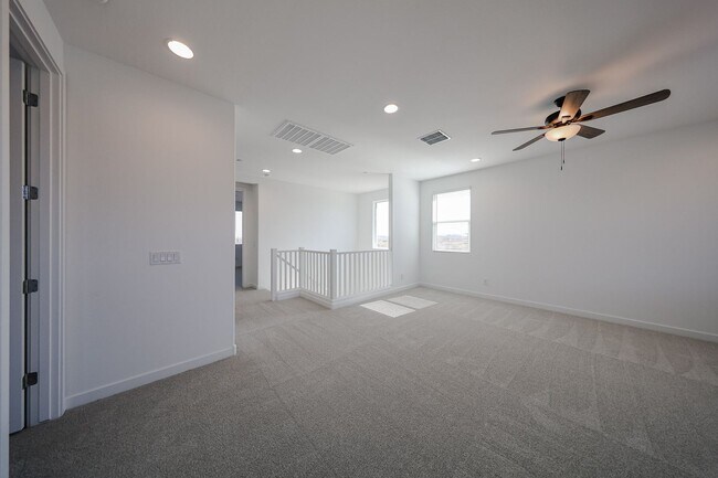 Building Photo - 4-Bedroom Home in Mystic at Lake Pleasant
