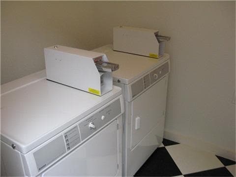 Building Photo - 2520 Hopkins St