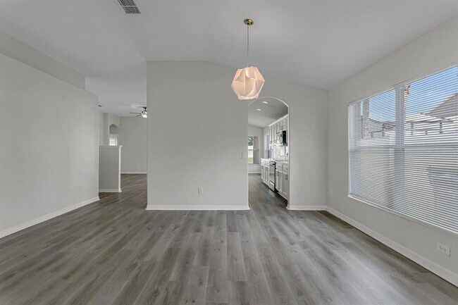 Building Photo - 15412 Montilla Loop