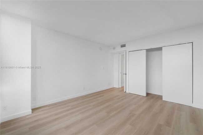 Building Photo - 780 NE 69th St