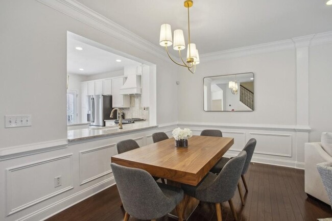 Building Photo - 346 Ardmore Ct NW