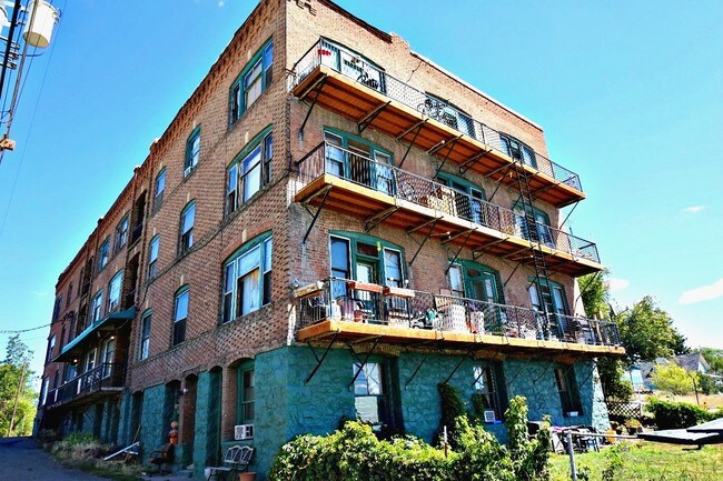 Building Photo - Center Court Apartments