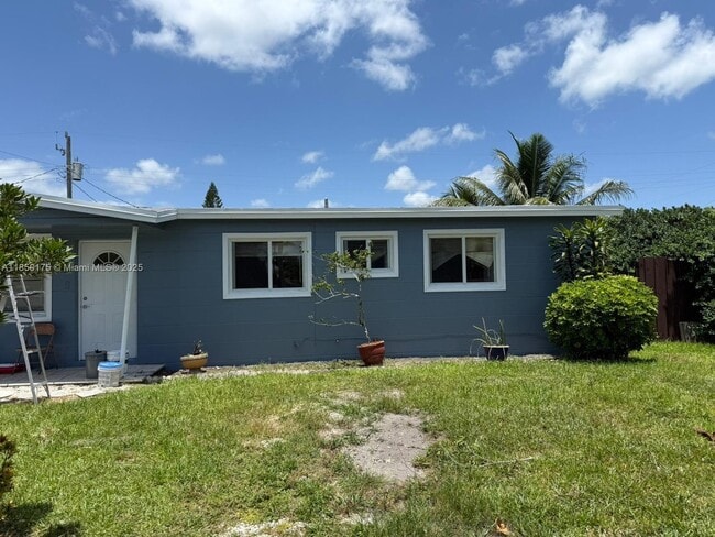 Primary Photo - 10425 SW 152nd St