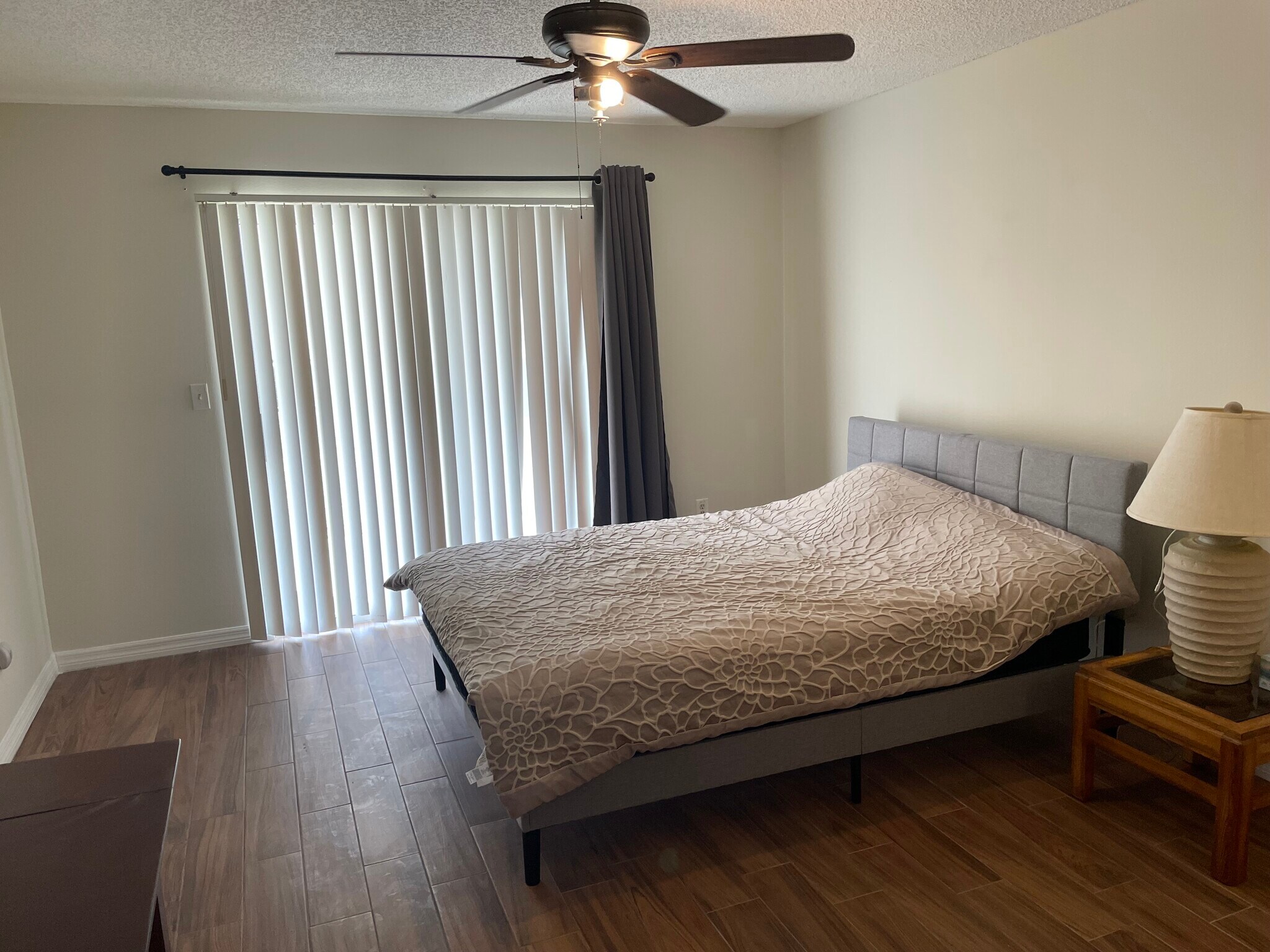 Building Photo - 2489 Sweetwater Club Cir