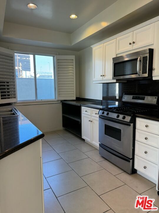 Building Photo - 320 S Willaman Dr