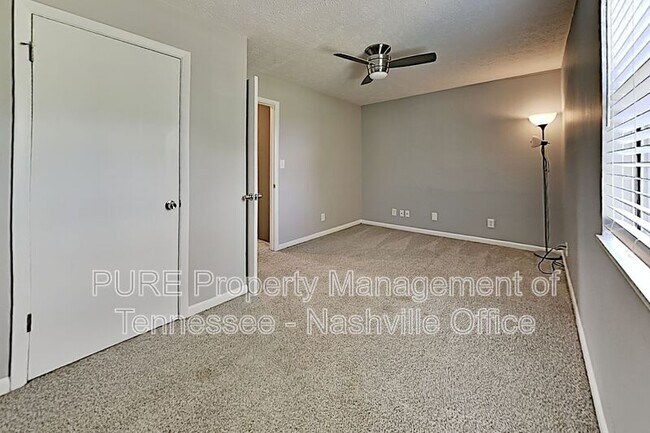 Building Photo - 613 Eastboro Dr