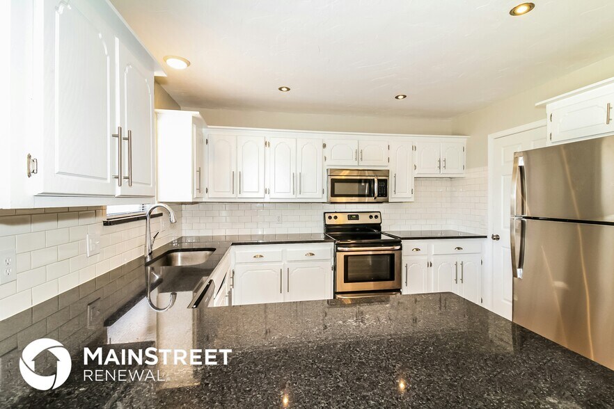 Building Photo - 1113 Countrywood Ln