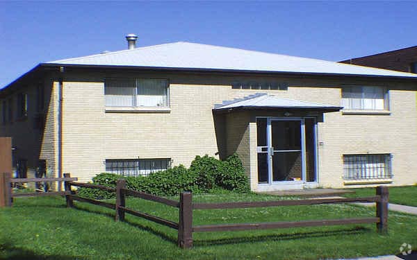 Building Photo - 1385 Jamaica St