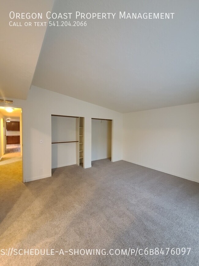 Building Photo - 7020 Glen Ave