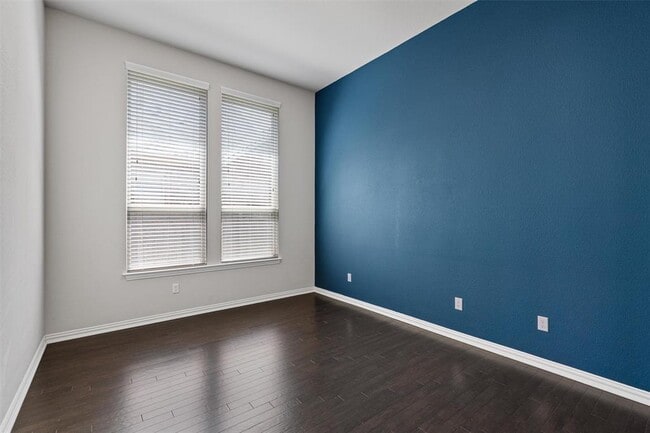 Building Photo - 404 Miracle Rose Way