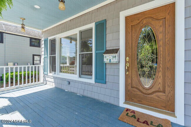 Building Photo - 30 Cedar St