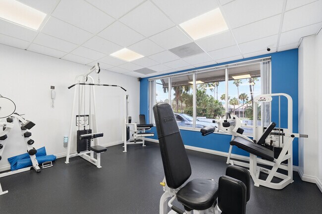 Building Photo - 3900 Galt Ocean Dr