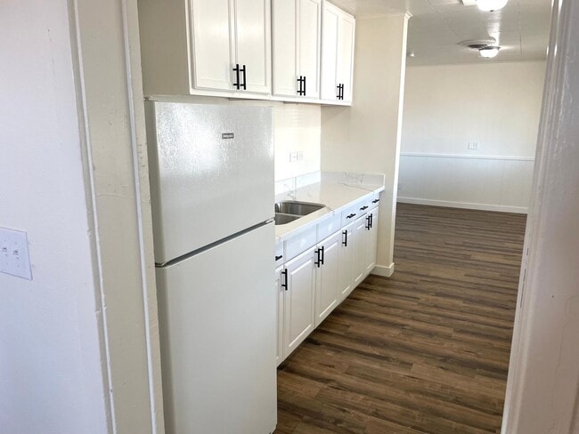 Building Photo - 397 N 15th St