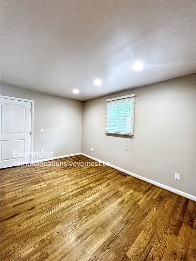 Building Photo - 1020 Delmas Ave