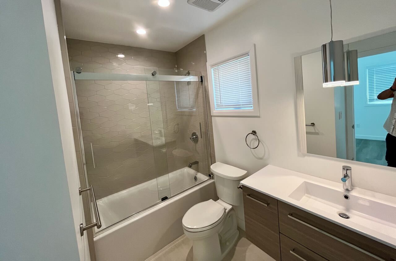 Bathroom / Shower - 1337 23rd St