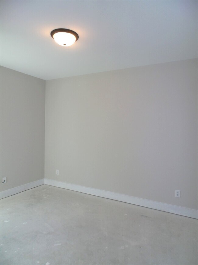 Building Photo - Home for rent in Odenville... Available to...