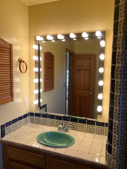 Building Photo - 3228 1/2 La Avenida de San Marcos