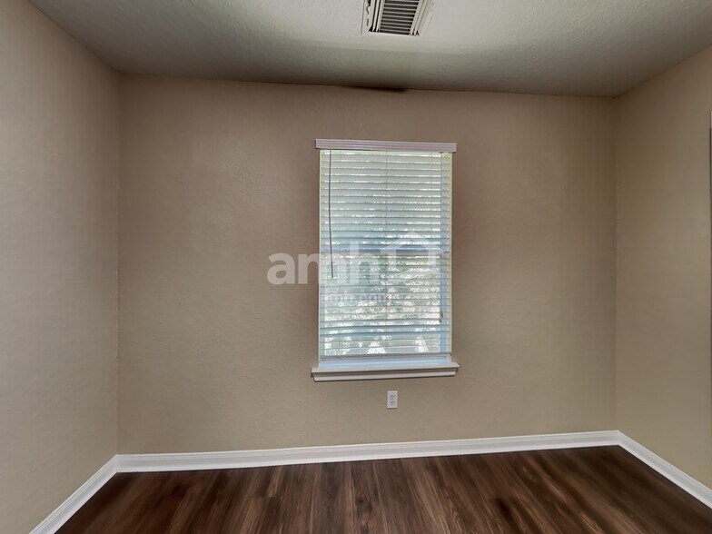 Building Photo - 3413 Stratford Dr