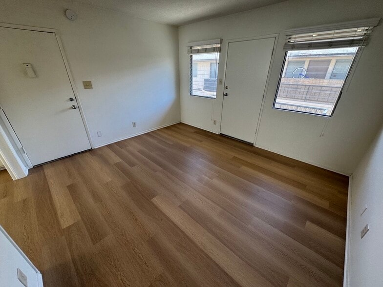 Building Photo - 5102 Inglewood Blvd