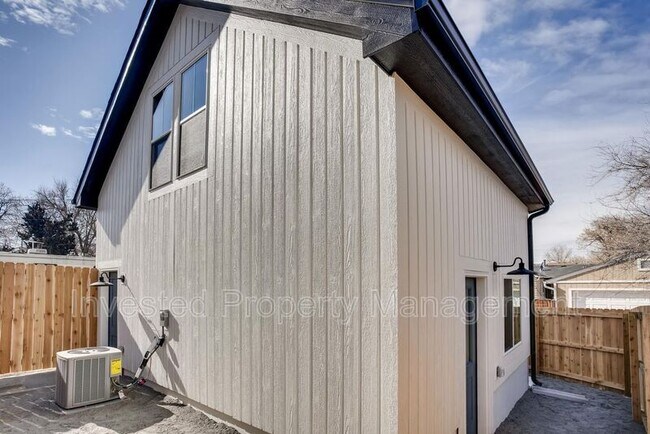 Building Photo - 3763 Steele St