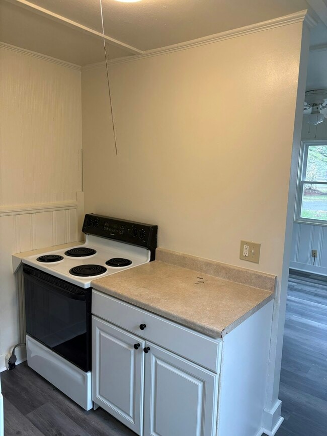 Building Photo - 518 Ossipee Trl E