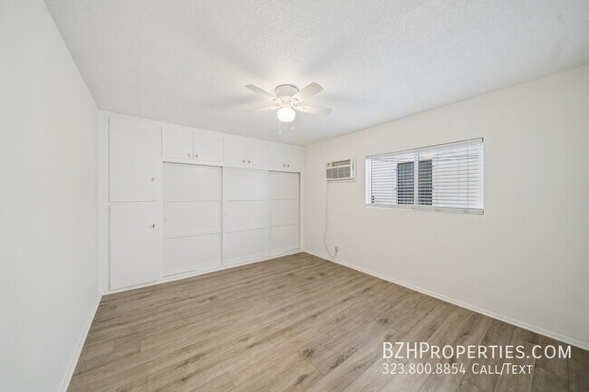 Building Photo - 7209 Willoughby Ave