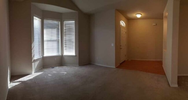 Building Photo - 413 Roger Smith Dr