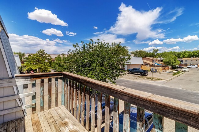 Building Photo - 455 Topaz Dr