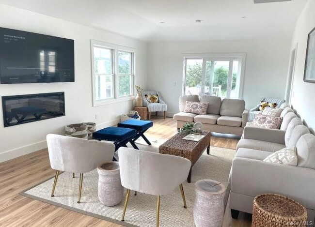 Building Photo - 800 Dune Rd