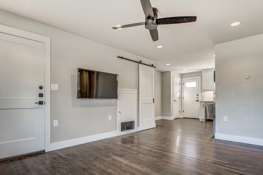 Living Room - White Rock Views Apartments