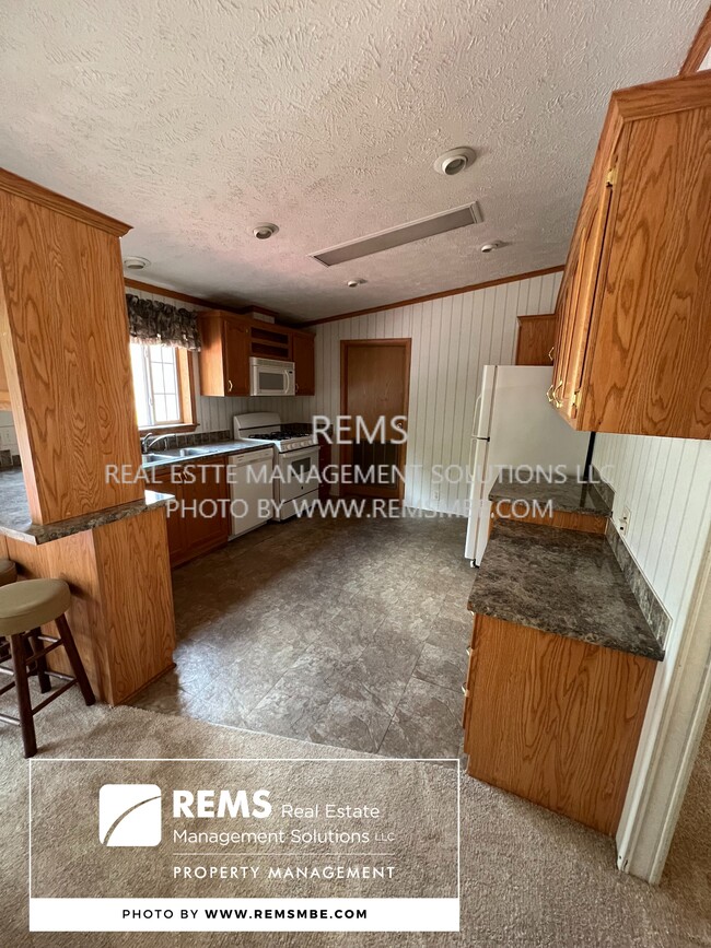 Building Photo - 115 Northwoods Cir