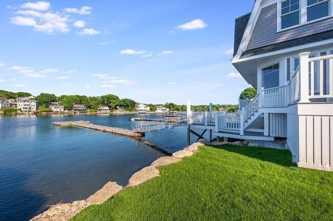 Building Photo - 8 Riverside Rd