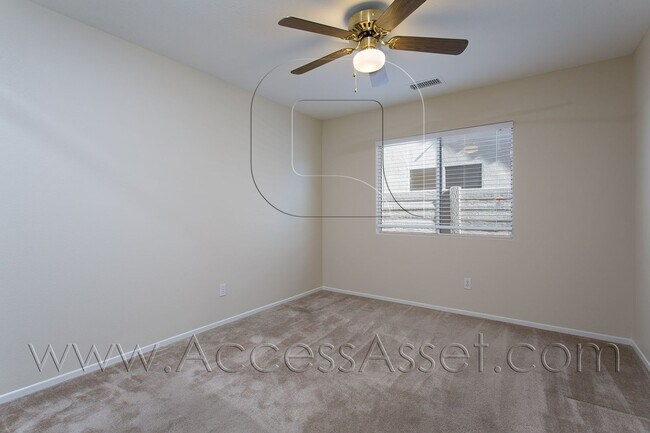 Building Photo - 40025 Athena Ln