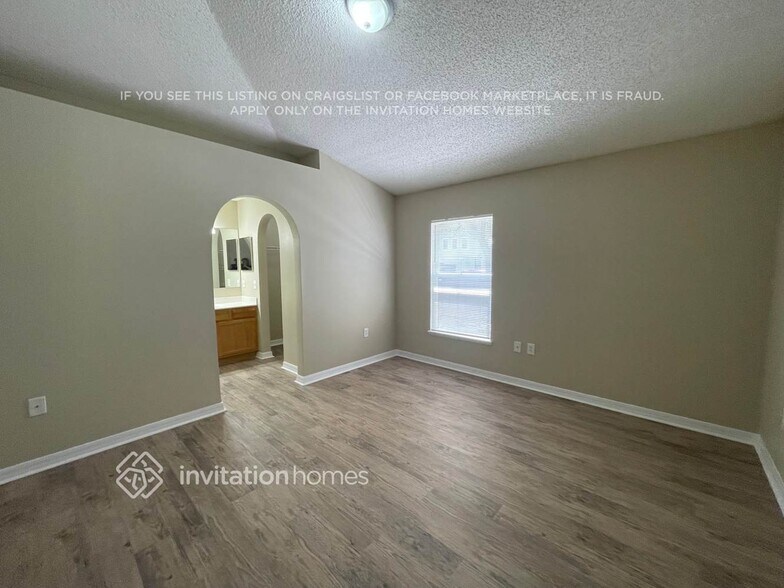 Building Photo - 10436 Opus Dr