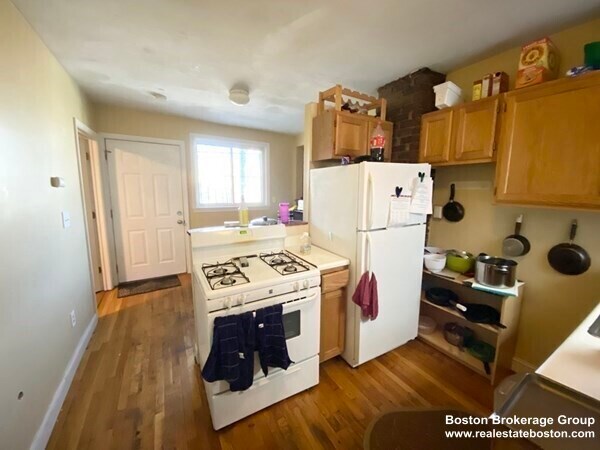 Building Photo - 731 Parker St