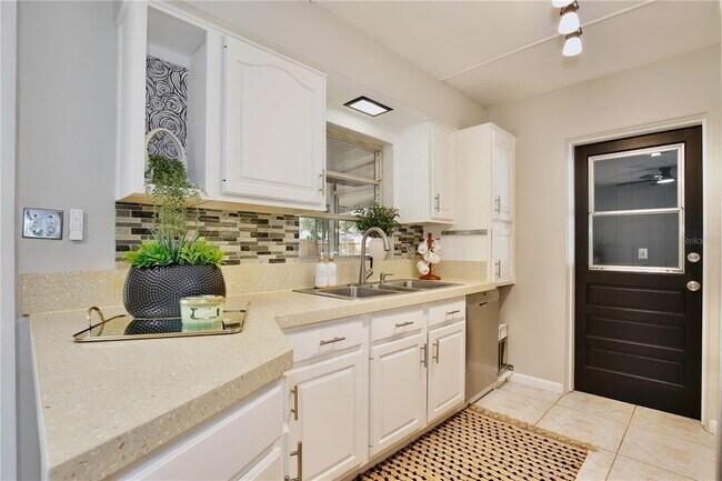 Building Photo - 2914 Lando Ln