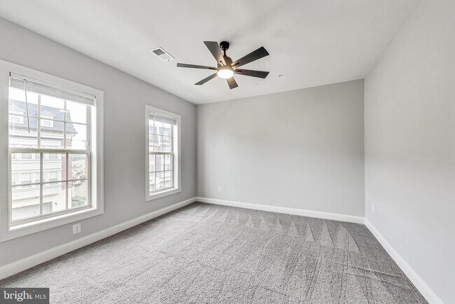 Building Photo - 605 Fair Winds Way